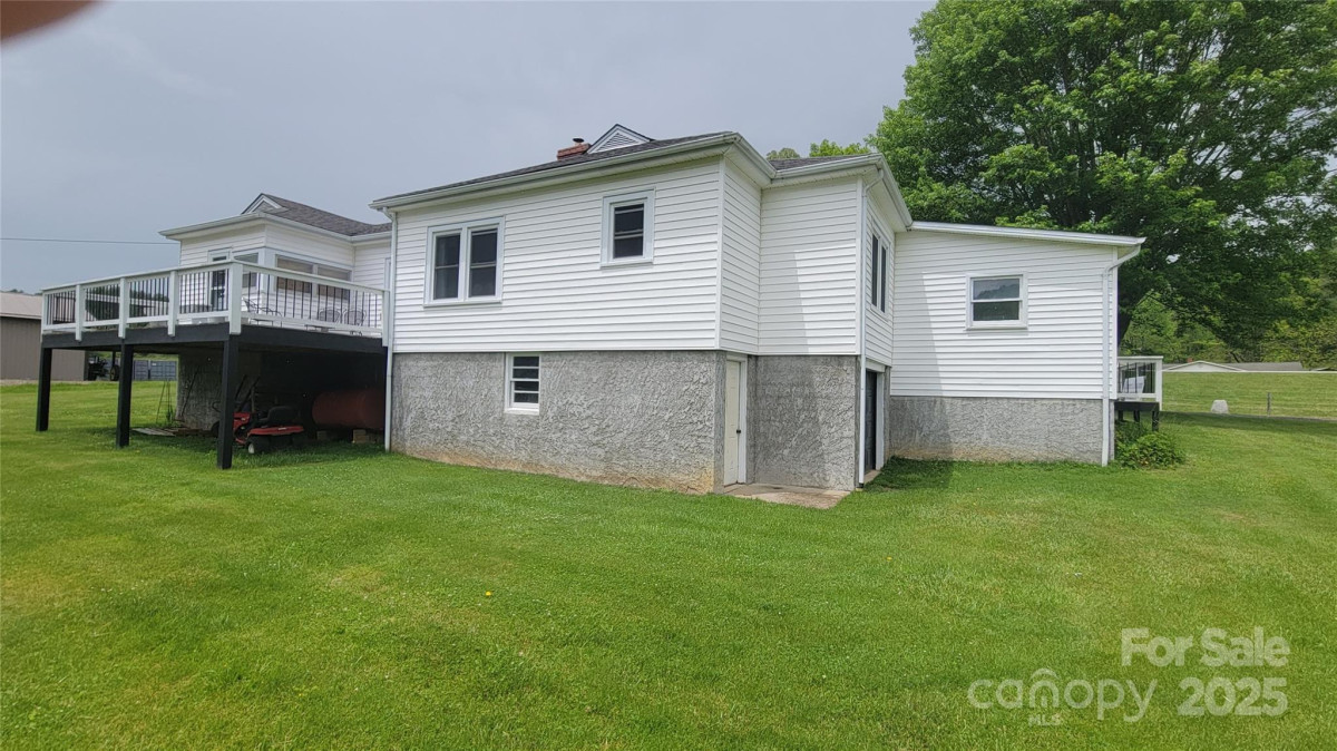 18 Misty Meadows Rd Burnsville, NC 28714