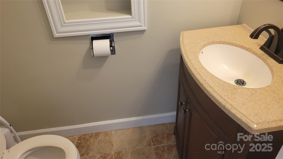 18 Misty Meadows Rd Burnsville, NC 28714