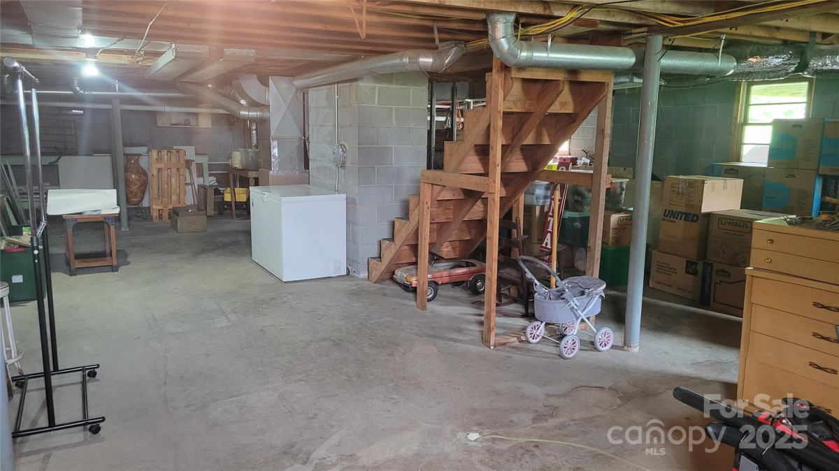 18 Misty Meadows Rd Burnsville, NC 28714
