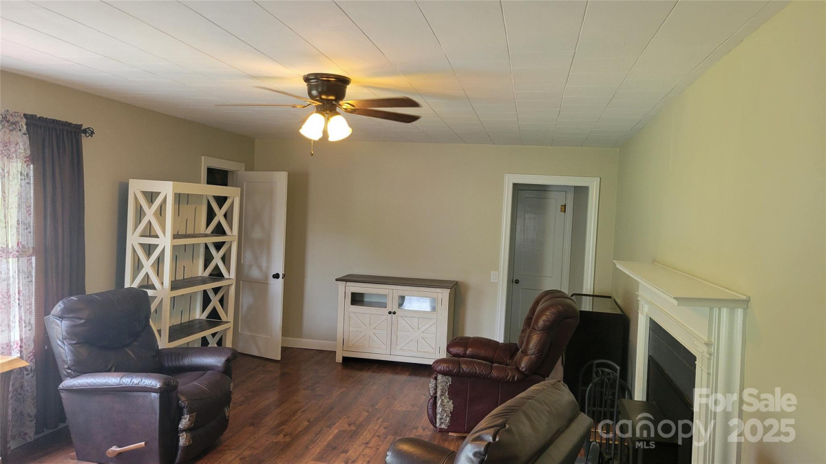 18 Misty Meadows Rd Burnsville, NC 28714