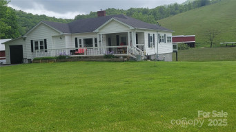 18 Misty Meadows Rd Burnsville, NC 28714