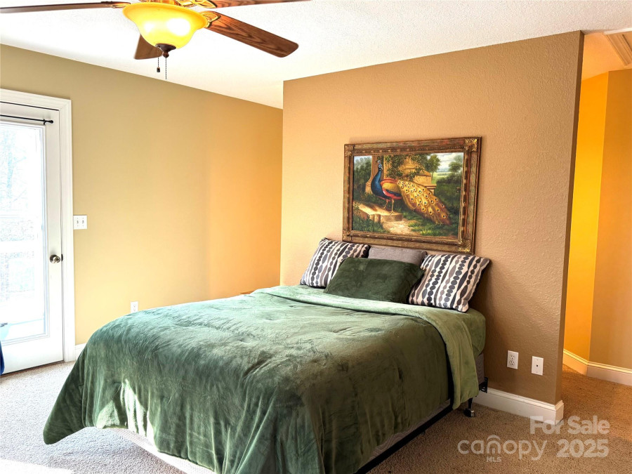 180 Dalton Ln Black Mountain, NC 28711