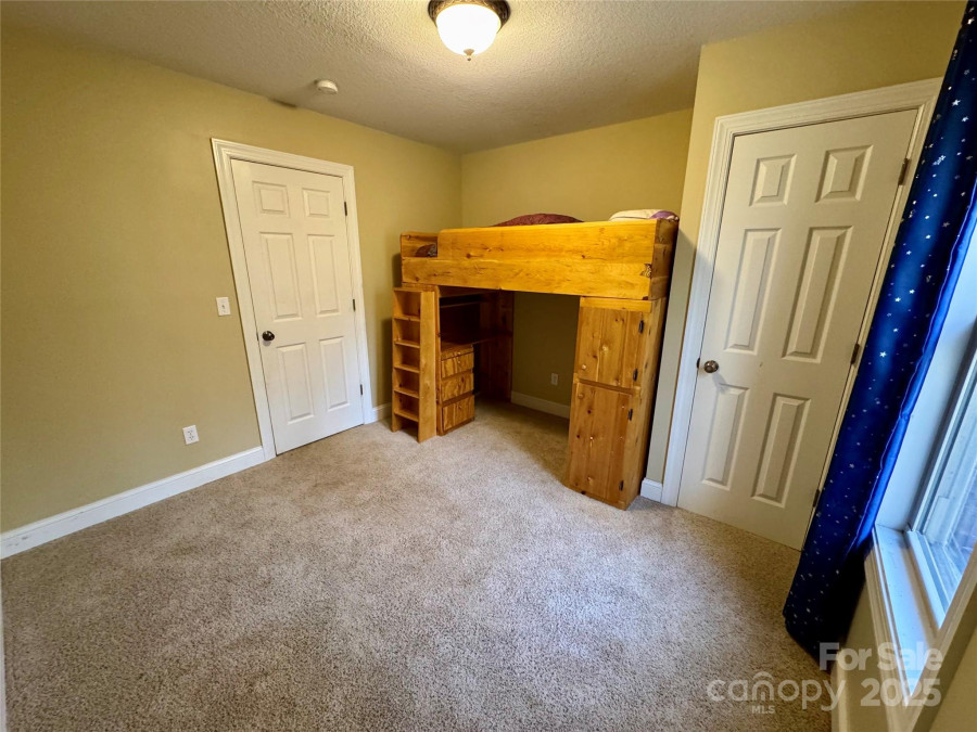 180 Dalton Ln Black Mountain, NC 28711