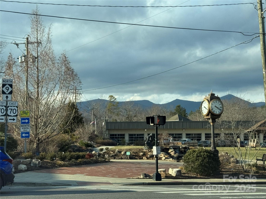 180 Dalton Ln Black Mountain, NC 28711