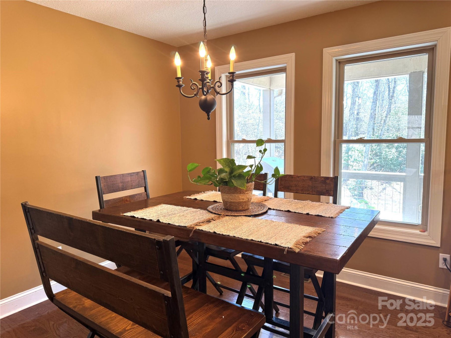 180 Dalton Ln Black Mountain, NC 28711
