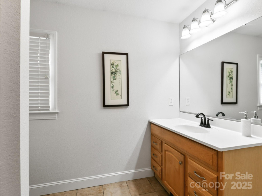 612 Christian Creek Rd Swannanoa, NC 28778
