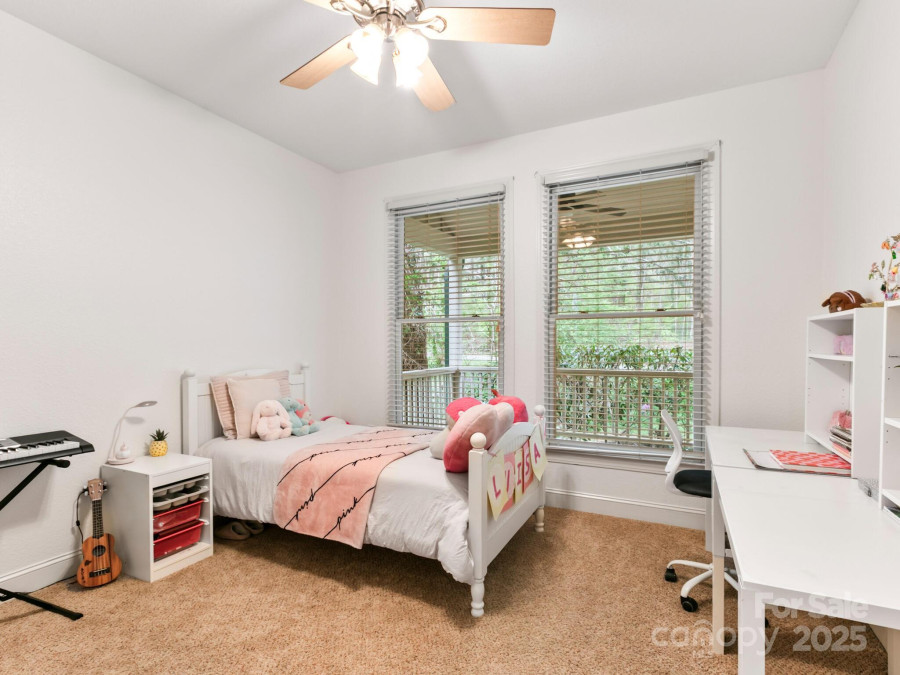 612 Christian Creek Rd Swannanoa, NC 28778