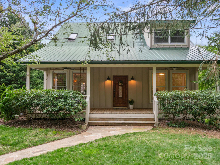 612 Christian Creek Rd Swannanoa, NC 28778