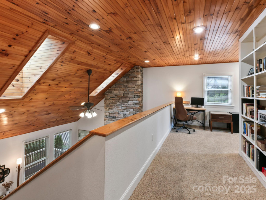 612 Christian Creek Rd Swannanoa, NC 28778