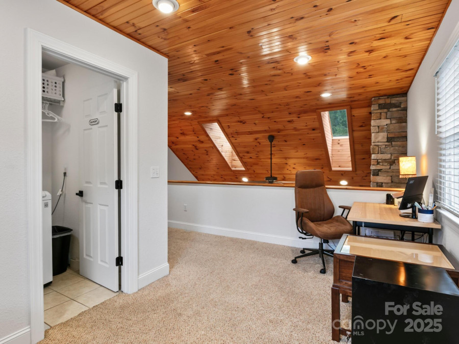 612 Christian Creek Rd Swannanoa, NC 28778