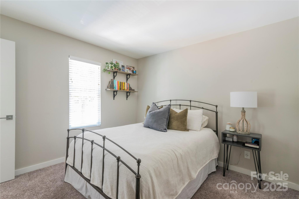 1529 Briar Creek Rd Charlotte, NC 28205