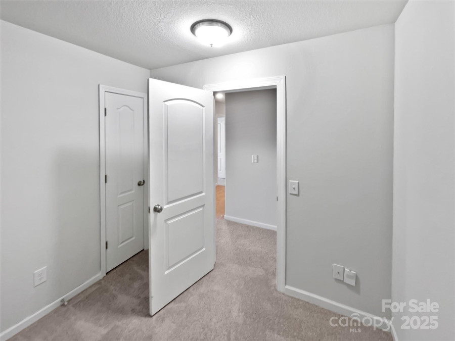 3357 Ellingford Rd Charlotte, NC 28214