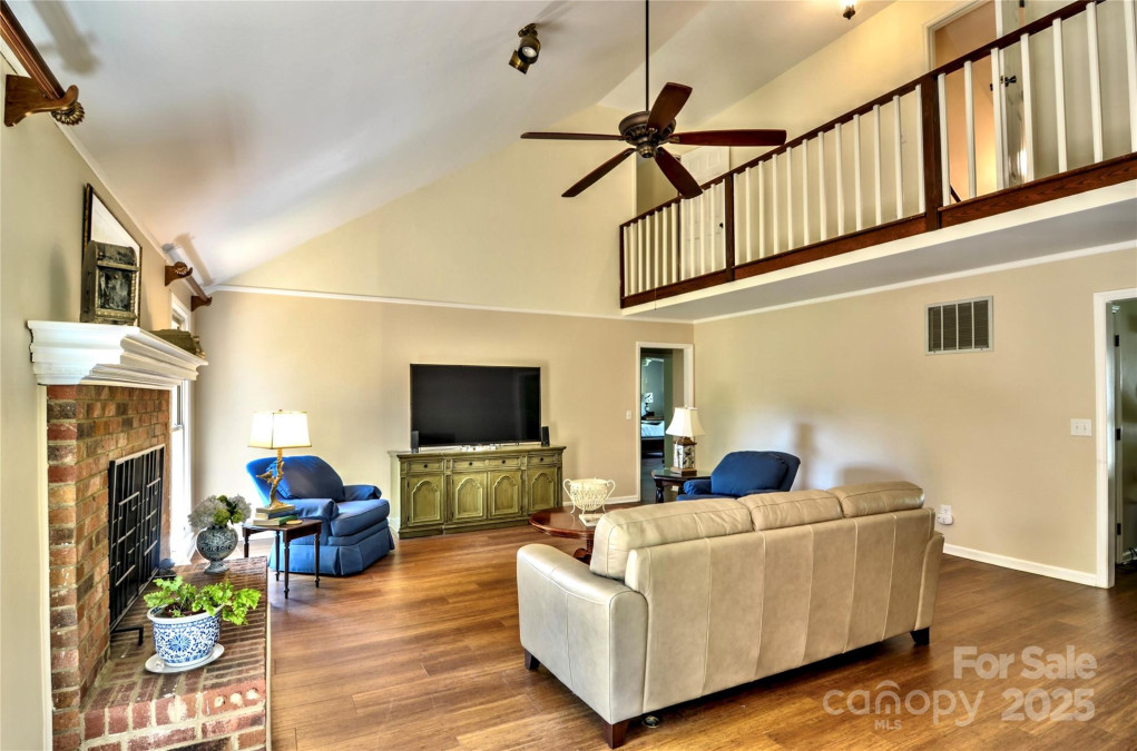 8835 Glencroft Rd Mint Hill, NC 28227