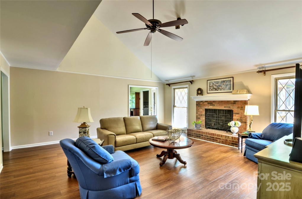 8835 Glencroft Rd Mint Hill, NC 28227
