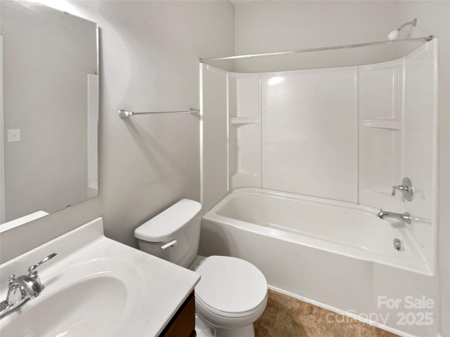 305 Augustus Ln Mount Holly, NC 28120