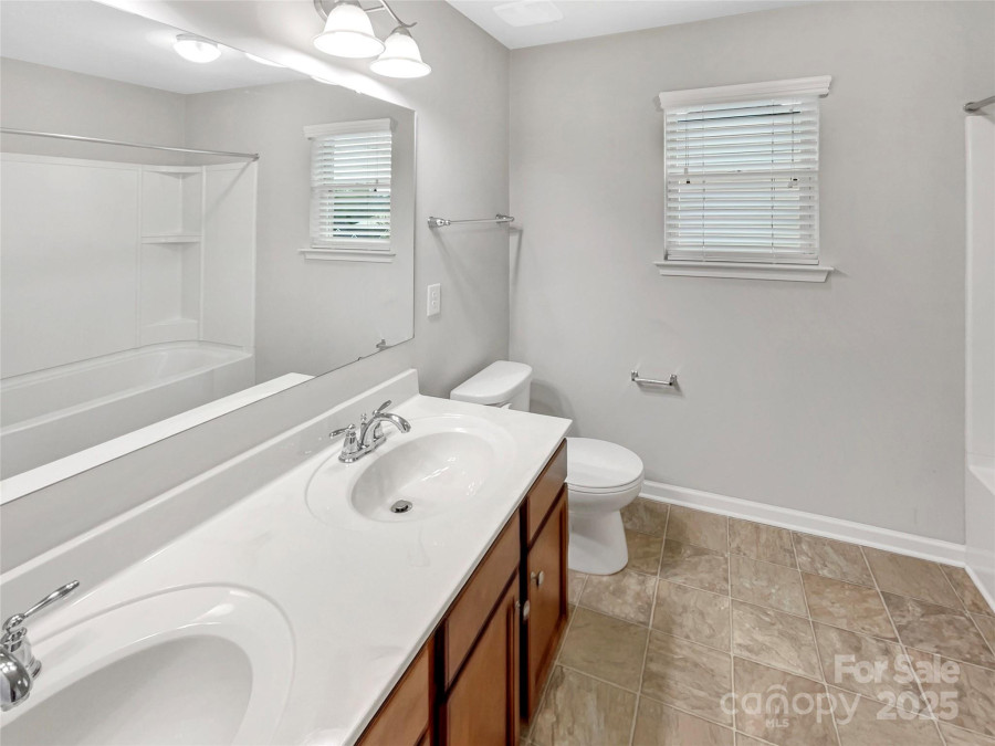 305 Augustus Ln Mount Holly, NC 28120