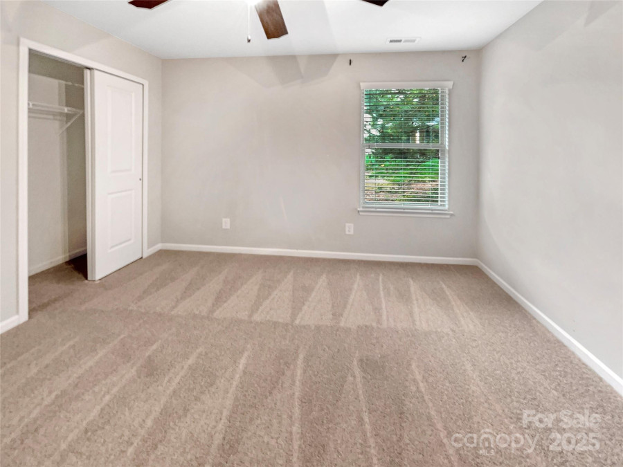 305 Augustus Ln Mount Holly, NC 28120