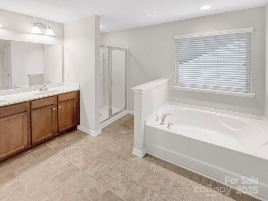 305 Augustus Ln Mount Holly, NC 28120