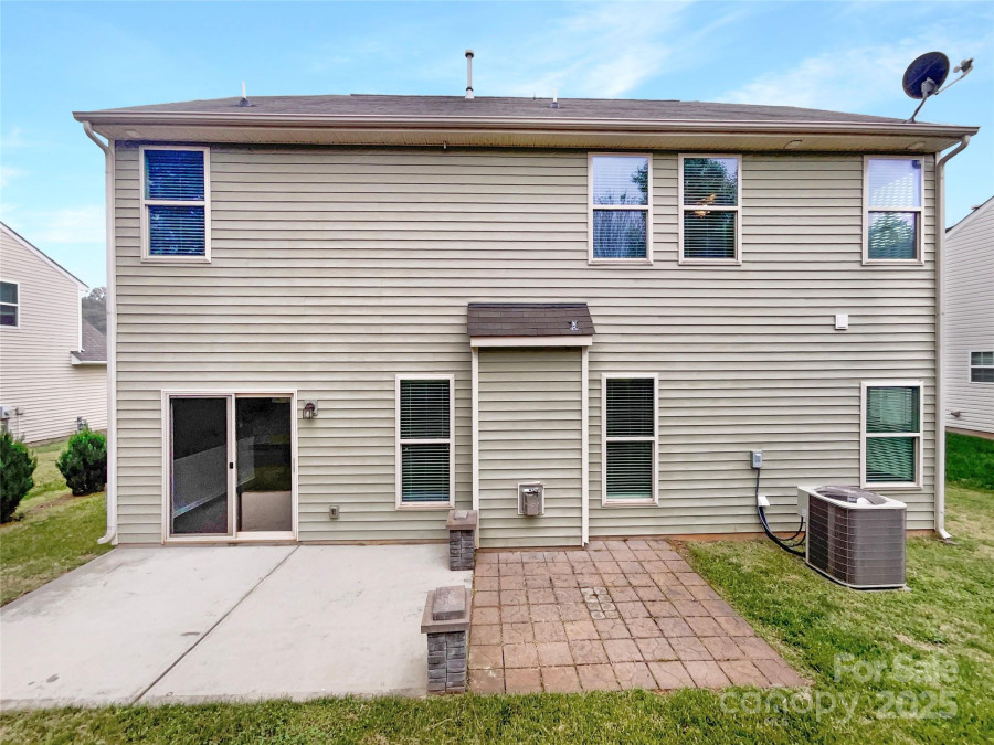 305 Augustus Ln Mount Holly, NC 28120