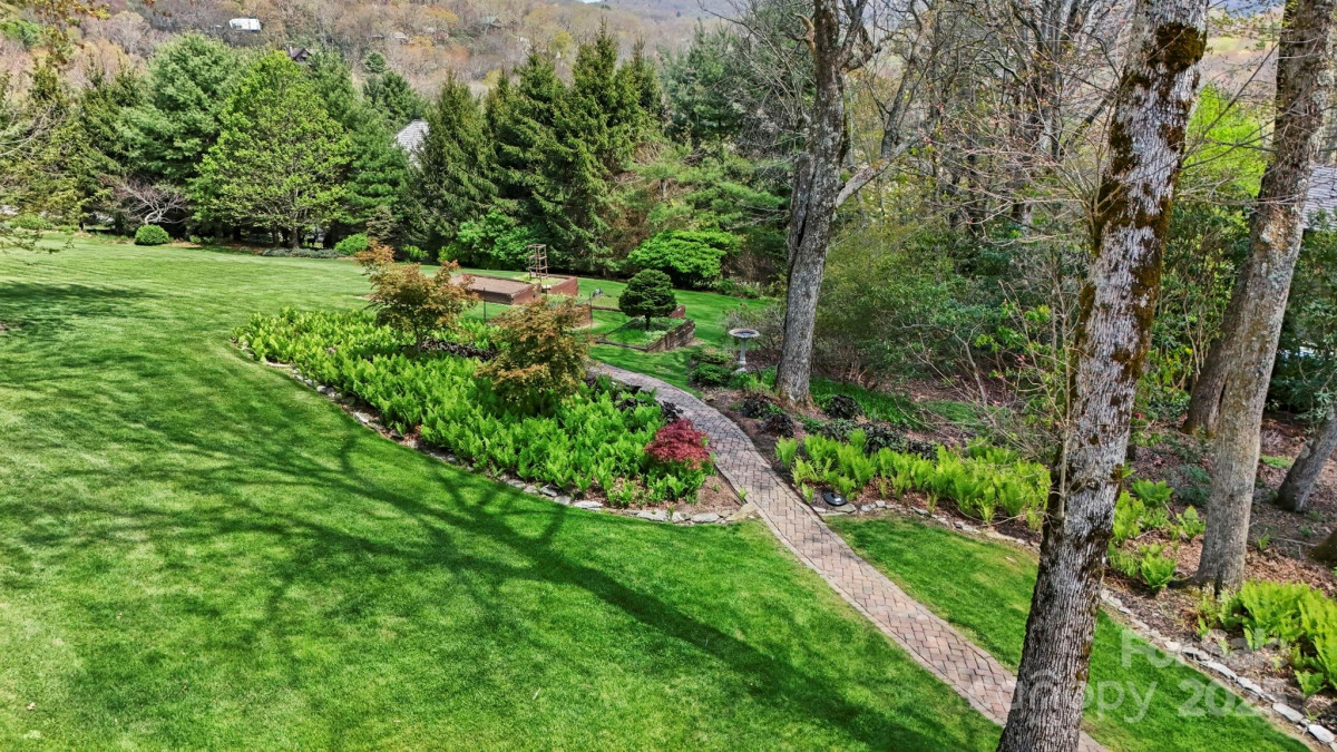 205 Indrio Rd Blowing Rock, NC 28605