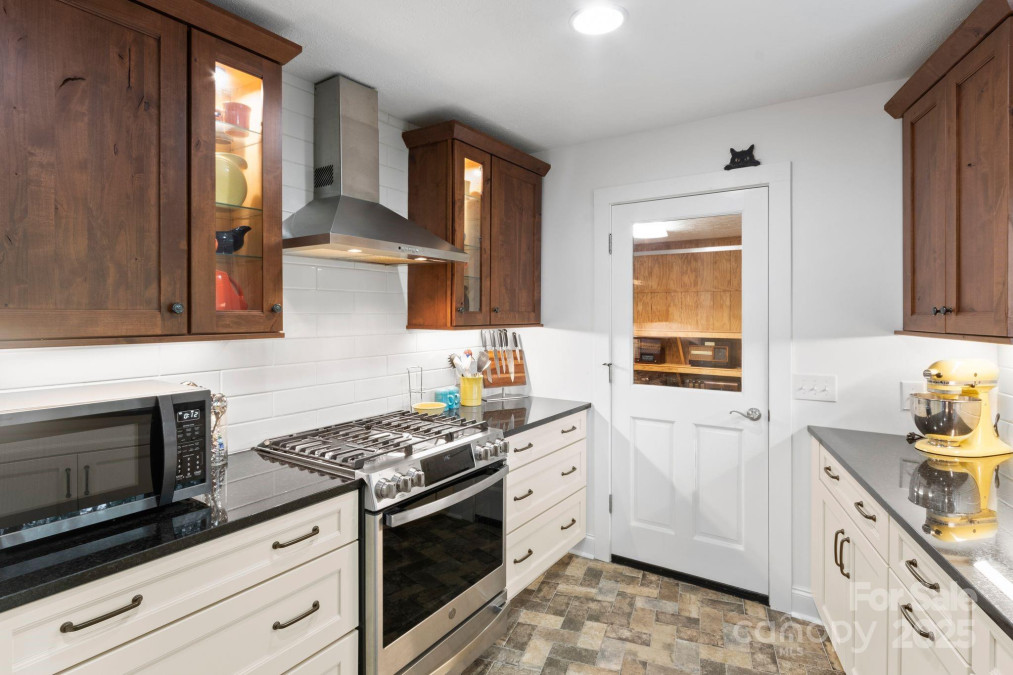 188 Echo Dr Laurel Park, NC 28739