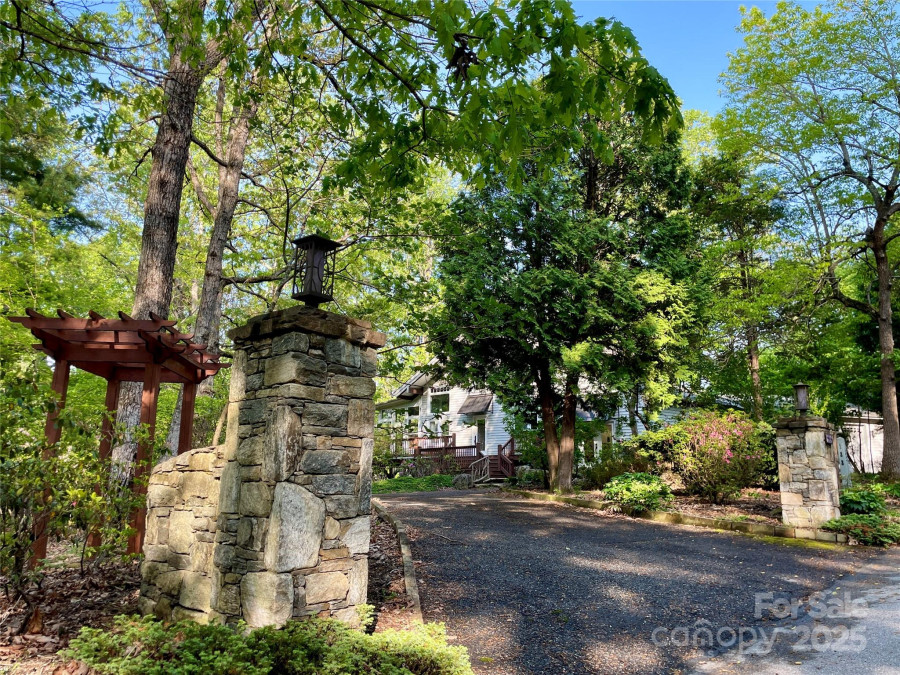 188 Echo Dr Laurel Park, NC 28739
