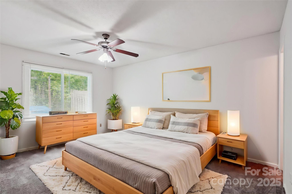 8322 Summerglen Cir Charlotte, NC 28227