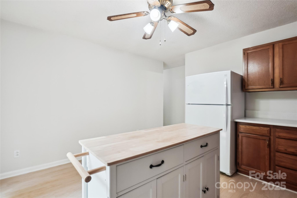 8322 Summerglen Cir Charlotte, NC 28227