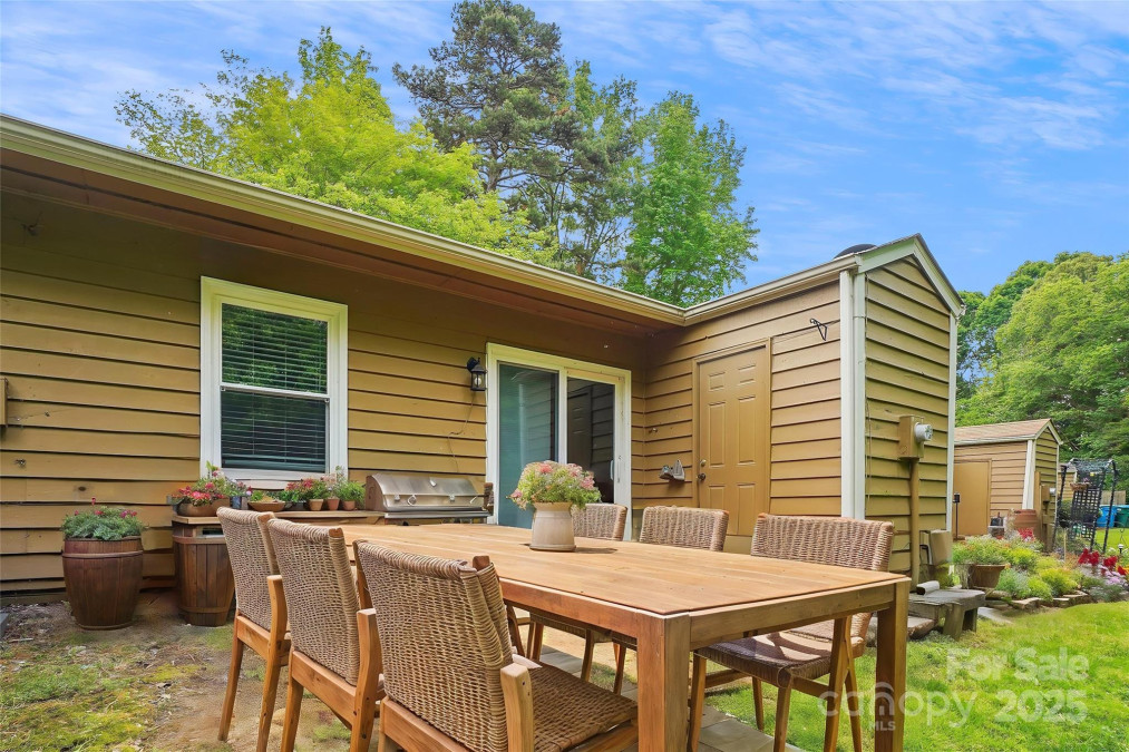 8322 Summerglen Cir Charlotte, NC 28227