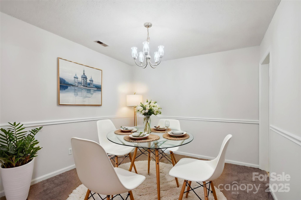 8322 Summerglen Cir Charlotte, NC 28227