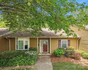 8322 Summerglen Cir Charlotte, NC 28227