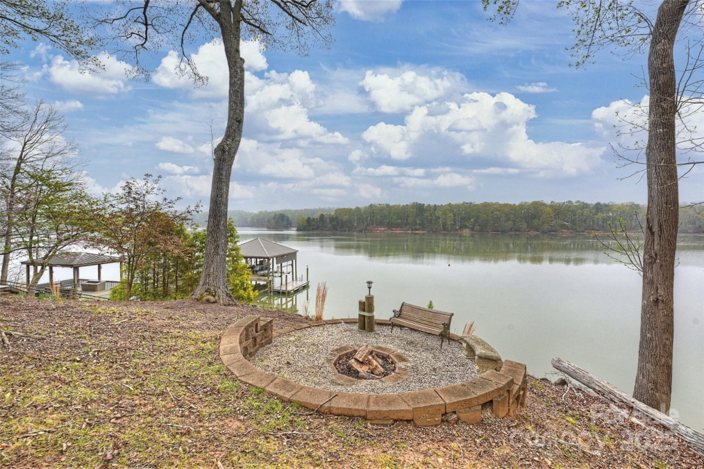 272 Harbor Ridge Dr Statesville, NC 28677