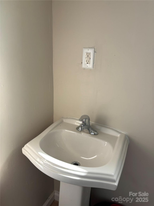 132 Loomis St Chester, SC 29706