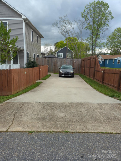 932 3rd Street Pl Hickory, NC 28602