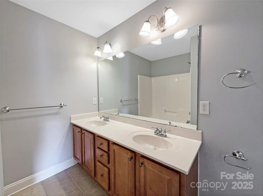 5104 Shannamara Dr Matthews, NC 28104