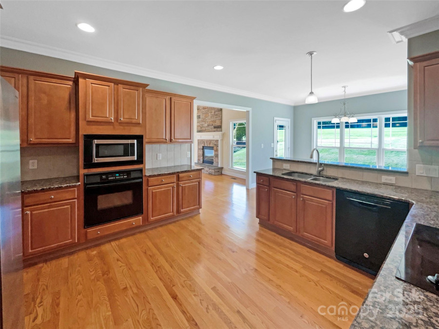5104 Shannamara Dr Matthews, NC 28104