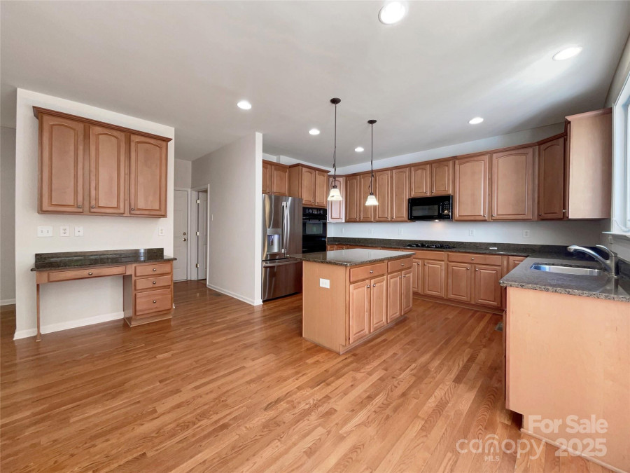 2163 Woodstream Rd Harrisburg, NC 28075