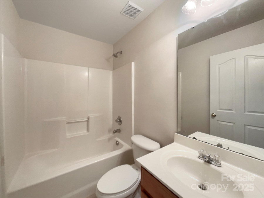 2163 Woodstream Rd Harrisburg, NC 28075