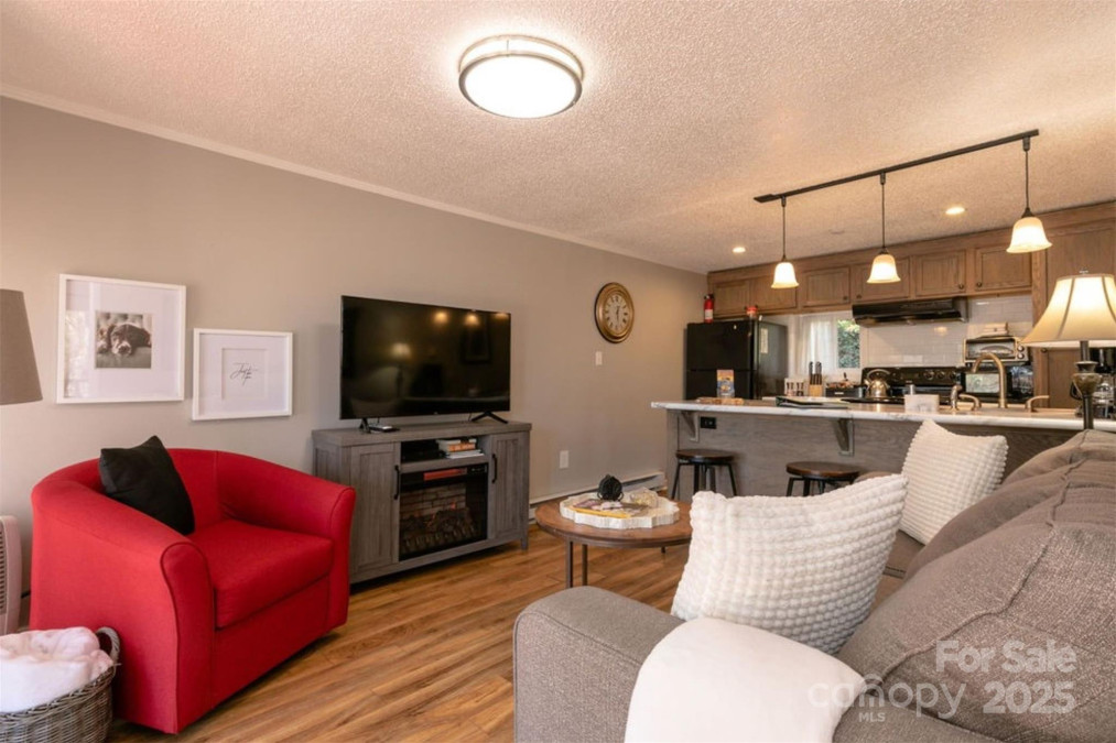 7 Delano Rd Asheville, NC 28805
