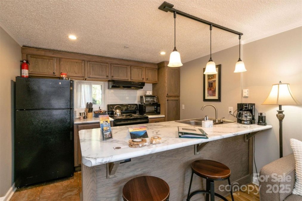 7 Delano Rd Asheville, NC 28805