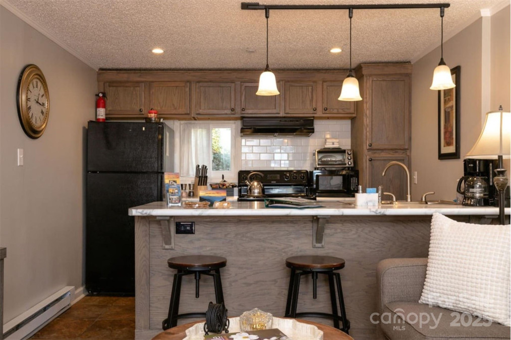 7 Delano Rd Asheville, NC 28805