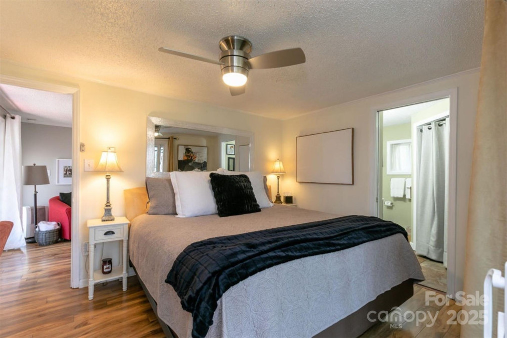 7 Delano Rd Asheville, NC 28805