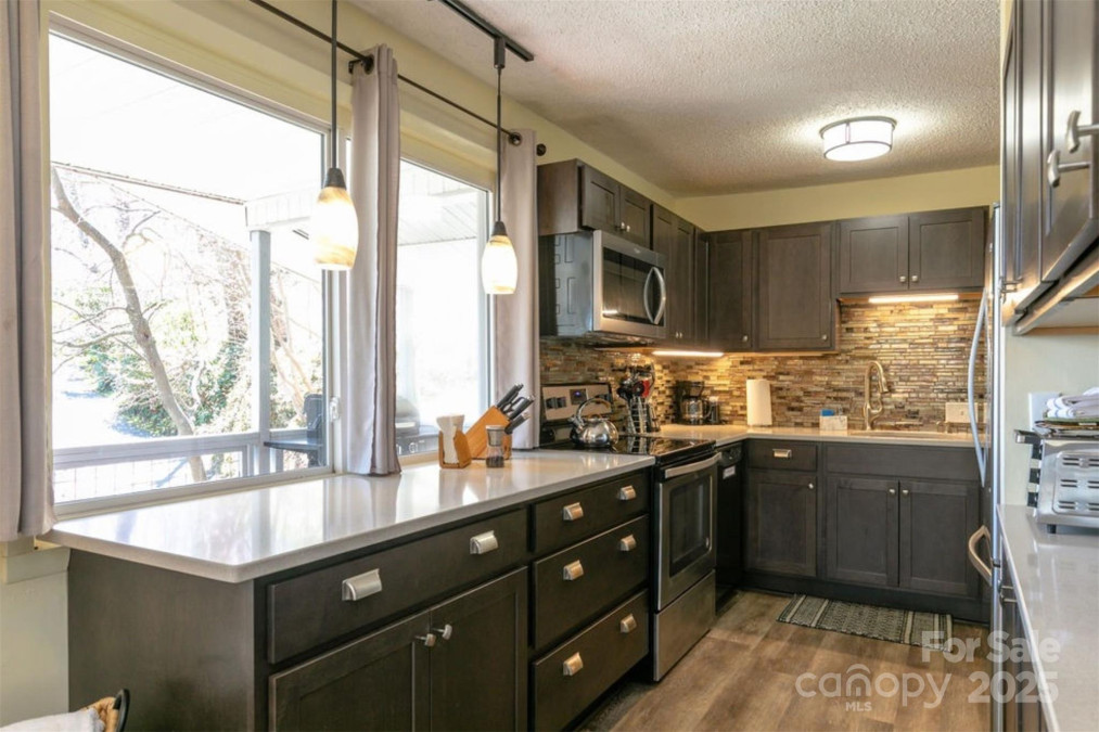 7 Delano Rd Asheville, NC 28805