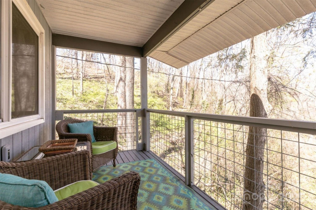 7 Delano Rd Asheville, NC 28805