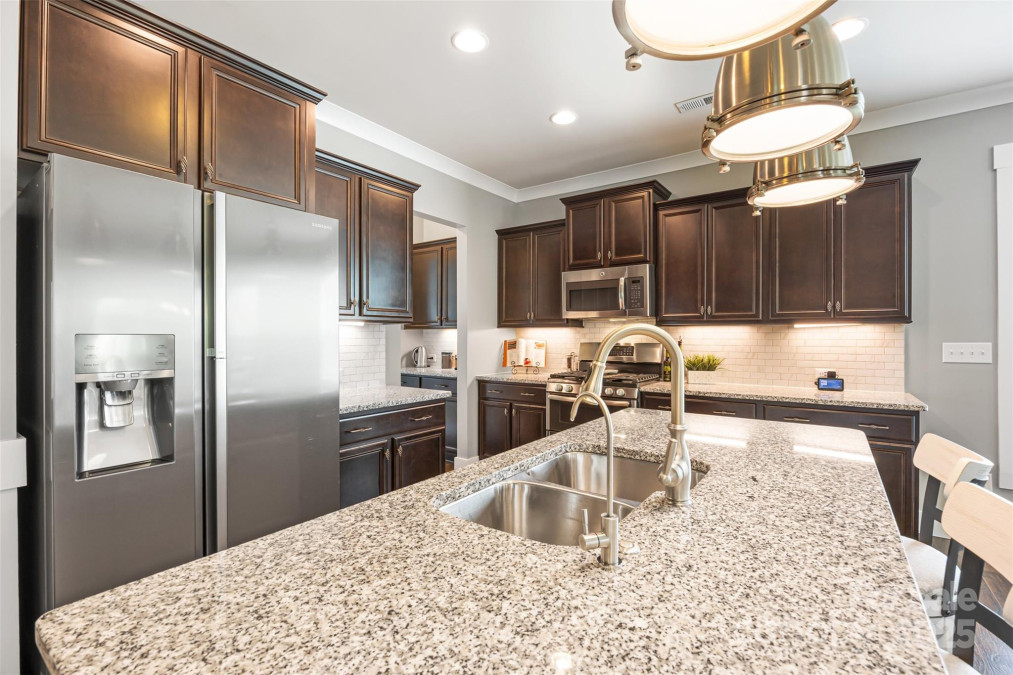 487 Hawks Creek Pw Fort Mill, SC 29708