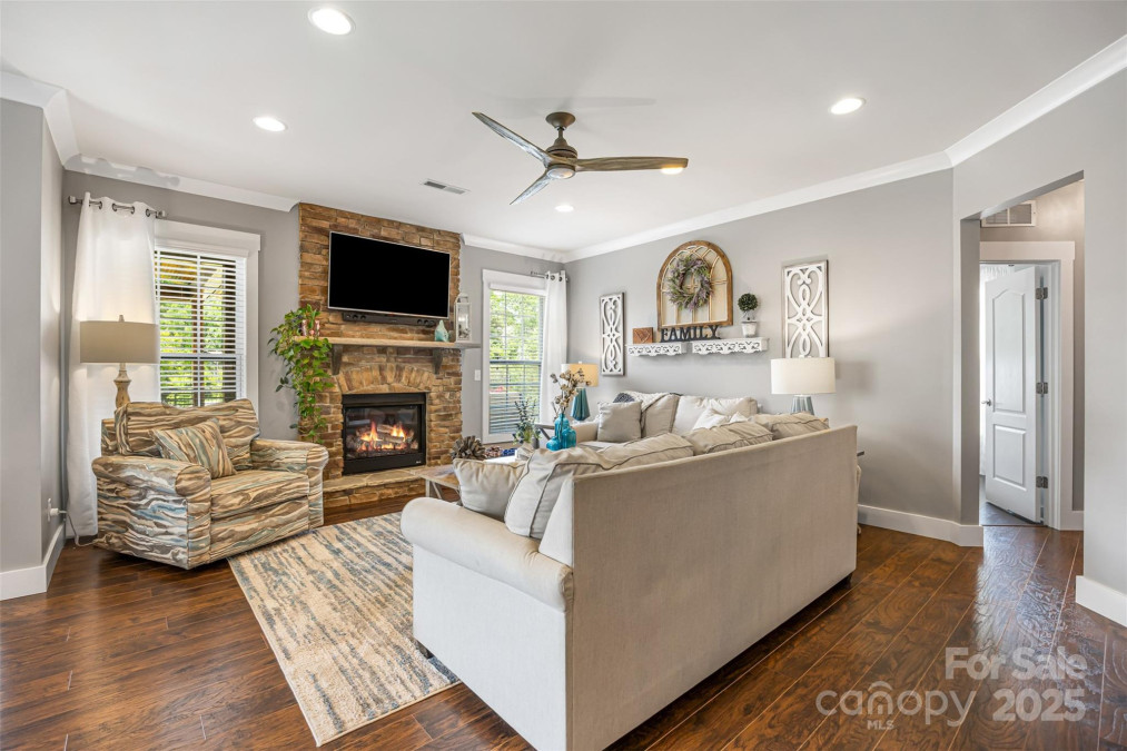 487 Hawks Creek Pw Fort Mill, SC 29708