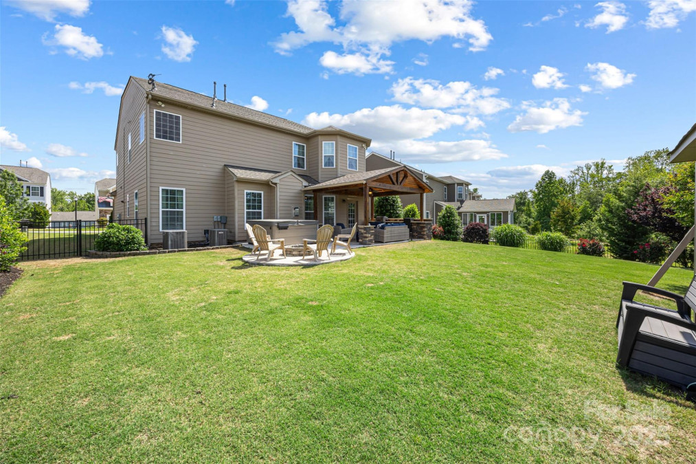 487 Hawks Creek Pw Fort Mill, SC 29708