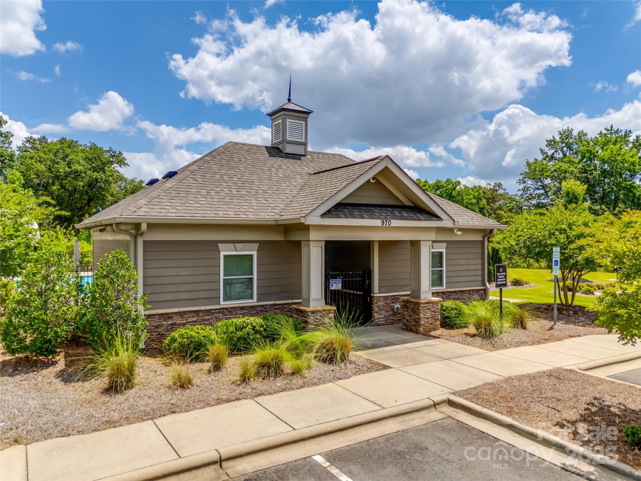 487 Hawks Creek Pw Fort Mill, SC 29708