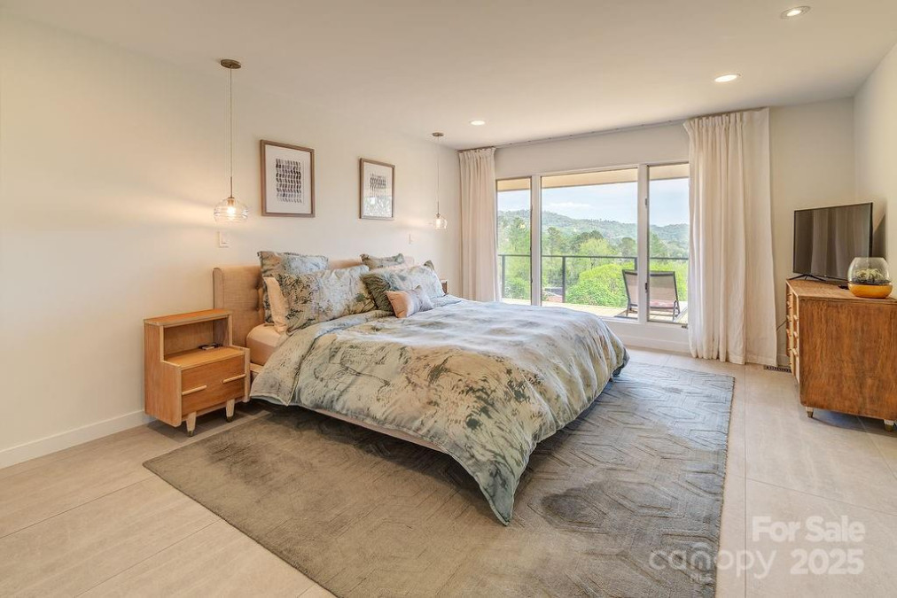 480 Windsor Rd Asheville, NC 28804