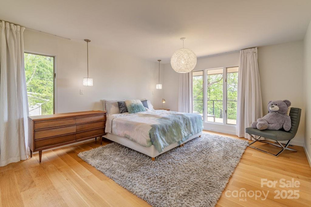 480 Windsor Rd Asheville, NC 28804